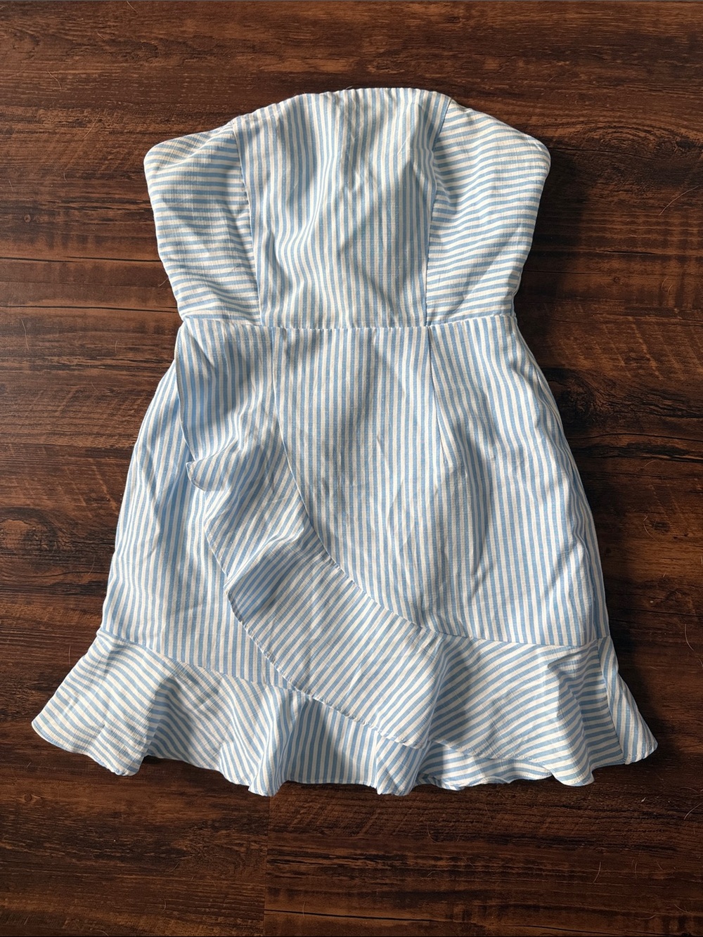 superdown Light Blue and White Striped Strapless Mini Dress